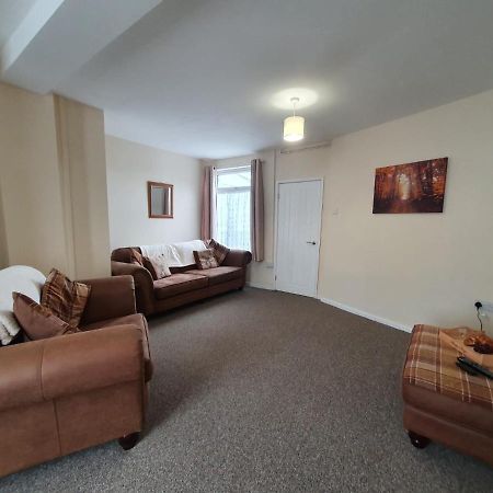 2 Bed House, Contractors & Holiday Guests Welcomed Dowlais Luaran gambar
