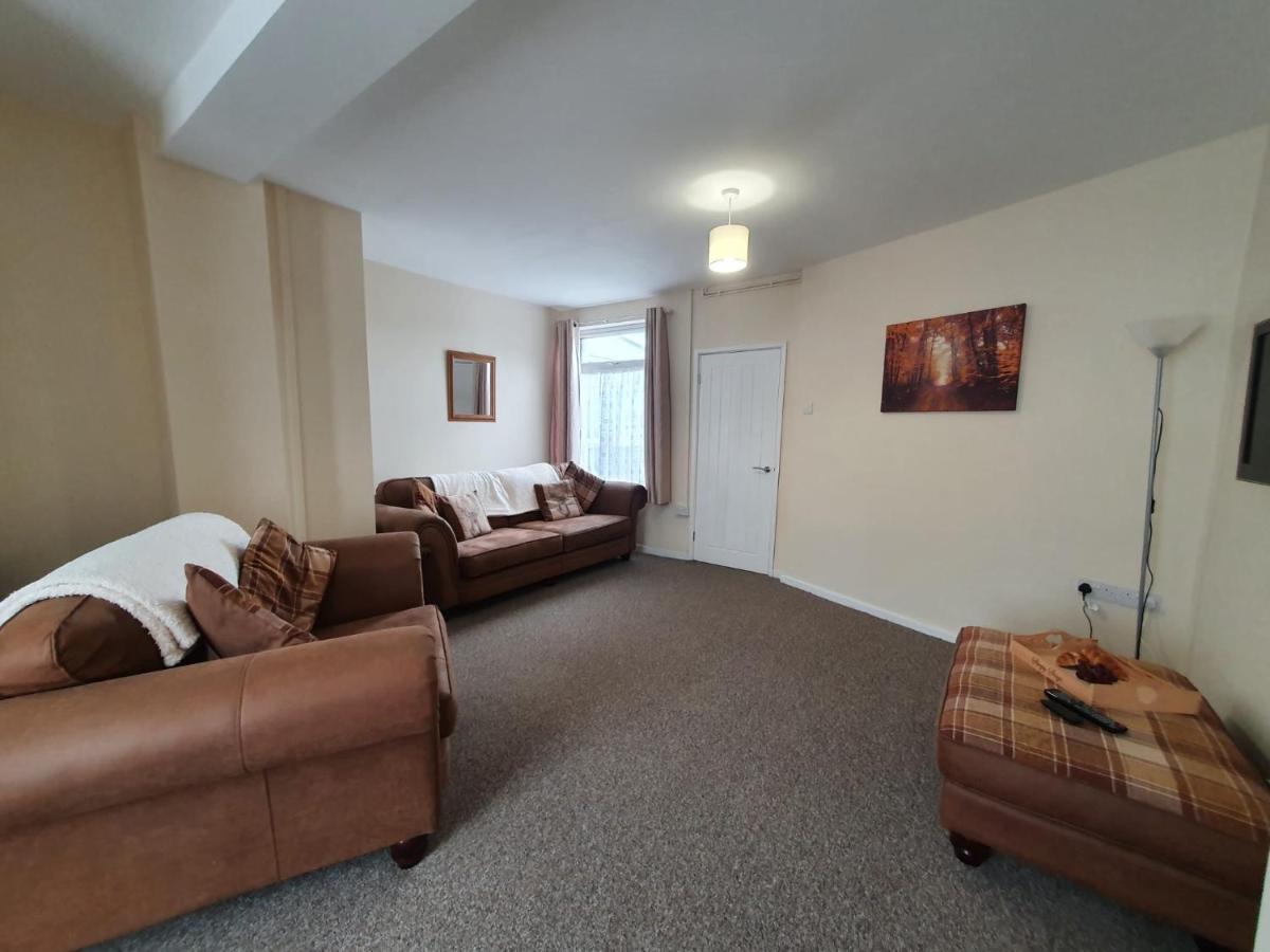 2 Bed House, Contractors & Holiday Guests Welcomed Dowlais Luaran gambar